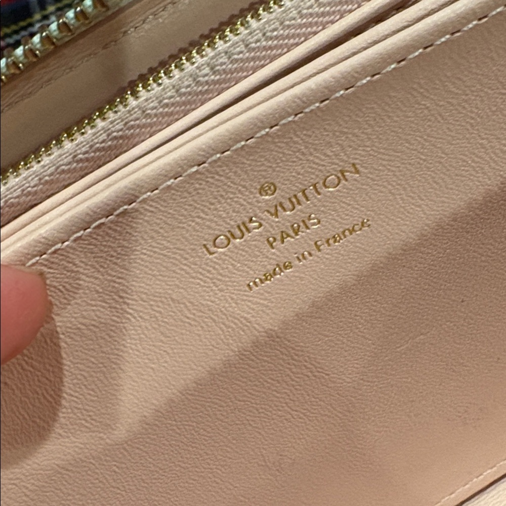Louis Vuitton Watercolor Zippy - Picture 11 of 15